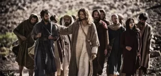 the-bible-jesus-and-disciples.webp