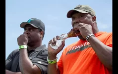 TrayoneGray busting loose Heurtel....webp