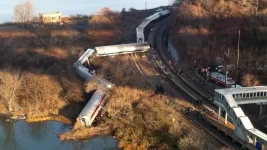 AP_NYC_train_derailment_jt_131130_16x9_992.webp