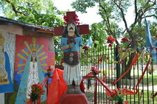 Escultura_de_Gauchito_Gil_cerca_de_La_Chacarita.JPG