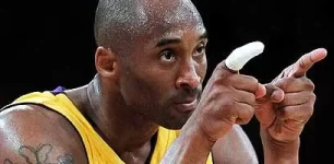 kobe-bryant-pointing.webp