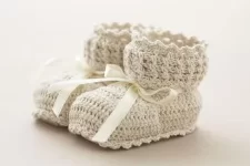 Christening-Baby-Booties-Off-white-Cotton-Crochet-with-ribbon-SC68E-www.oliprik.com-Oli-Prik-...webp