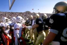 miami-hurricanes-notre-dame-fighting-irish-catholics-vs-convicts-1988-south-bend-rivalry.webp