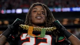 sf-j-wakefield-turnover-chain-miami-canes-beer-20171115.webp