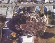os-fla360-looking-back-at-winter-parks-famous-sinkhole-20121113.webp