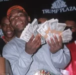 2DD0A35800000578-3290722-Tyson_at_the_Trump_Plaza_hotel_in_Atlantic_City_in_1989-m-19_1445897...webp