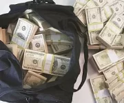 500k-prop-money-in-a-duffel-bag-300x250.webp